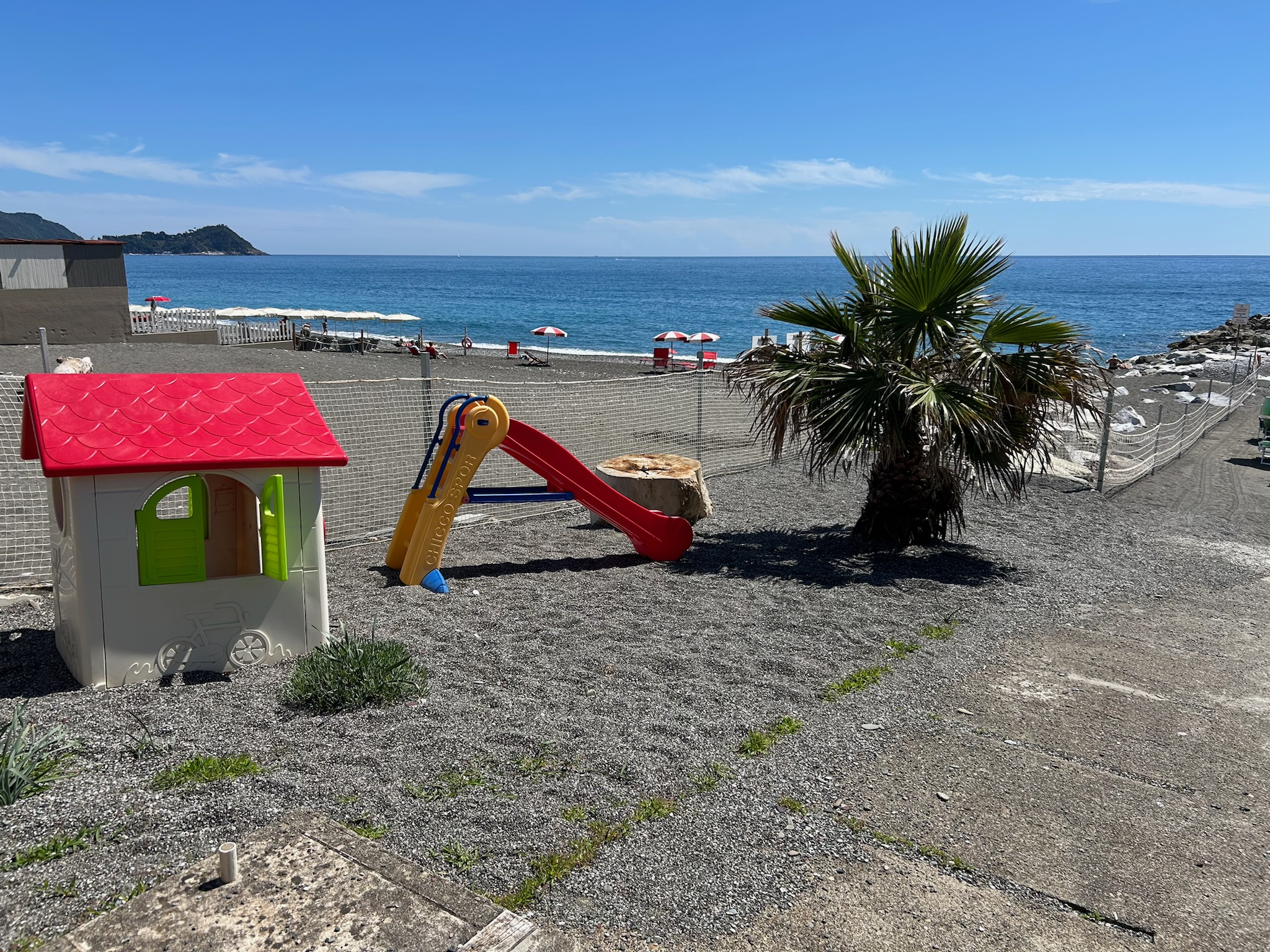 Spiaggia Bagni Nautici con vista mare a Cavi di Lavagna